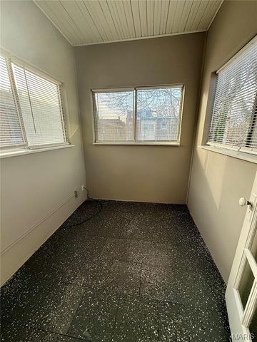 4617 S Broadway, St Louis, MO 63111