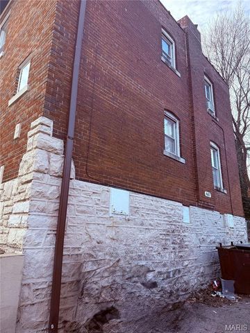 4617 S Broadway, St Louis, MO 63111