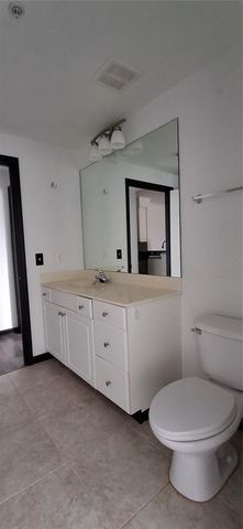 8539 GATE PARKWAY W 1737, Jacksonville, FL 32216