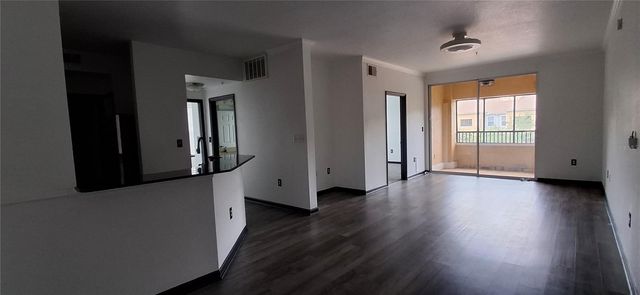 8539 GATE PARKWAY W 1737, Jacksonville, FL 32216