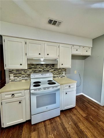 5122 Moultrie Dr, Corpus Christi, TX 78413