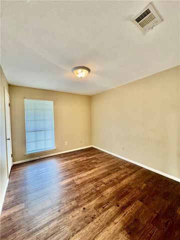 5122 Moultrie Dr, Corpus Christi, TX 78413