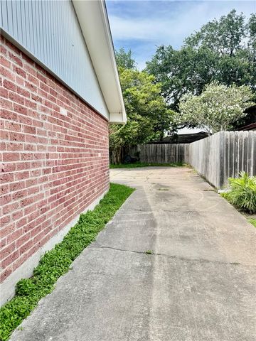 5122 Moultrie Dr, Corpus Christi, TX 78413