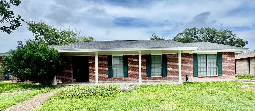 5122 Moultrie Dr, Corpus Christi, TX 78413