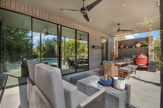 60 Vanguard Way, Dallas, TX 75243