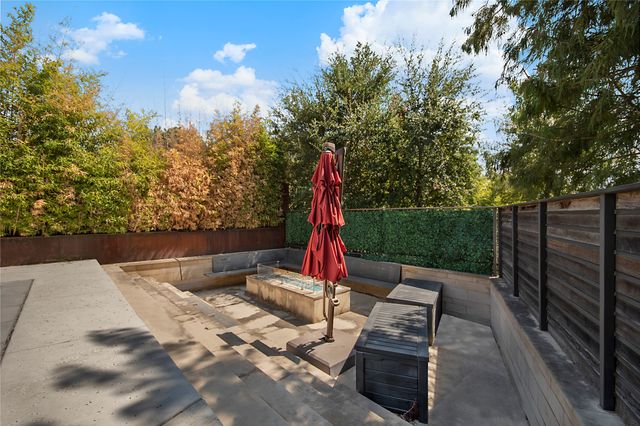 60 Vanguard Way, Dallas, TX 75243