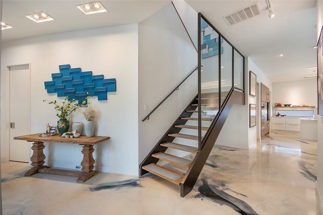 60 Vanguard Way, Dallas, TX 75243