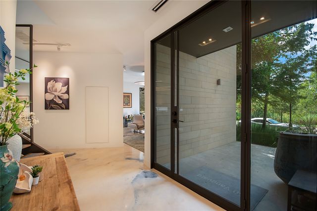 60 Vanguard Way, Dallas, TX 75243