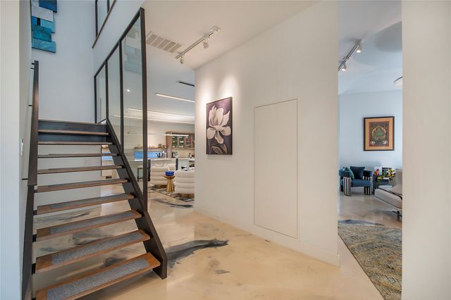 60 Vanguard Way, Dallas, TX 75243
