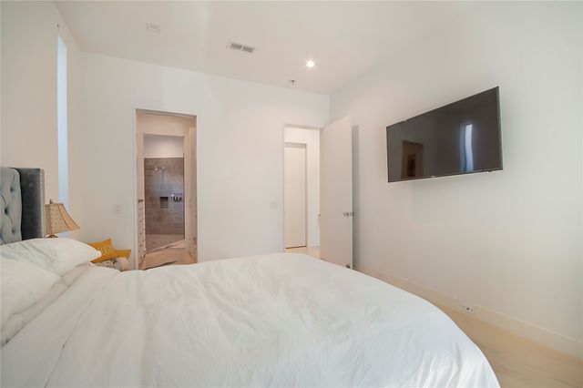 60 Vanguard Way, Dallas, TX 75243