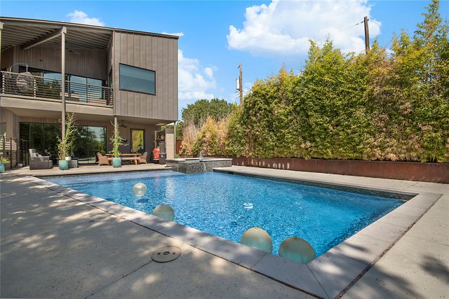 60 Vanguard Way, Dallas, TX 75243