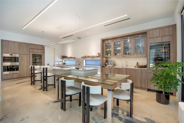 60 Vanguard Way, Dallas, TX 75243