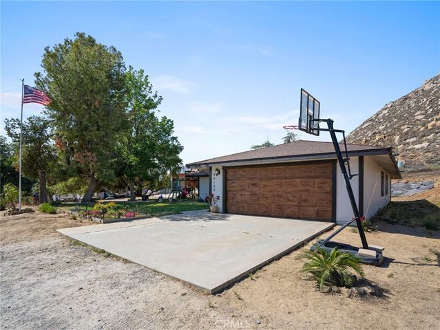 40100 Gibbel Road, Hemet, CA 92543