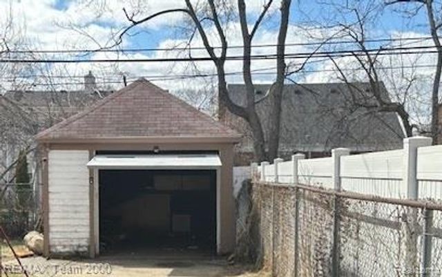 17175 Mendota Street, Detroit, MI 48221