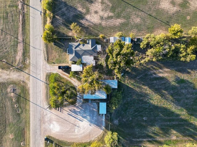 111 S Hickory Street, Ballinger, TX 76821