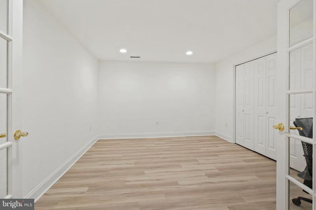 9705 HOLLOWAY HILL, Potomac, MD 20854