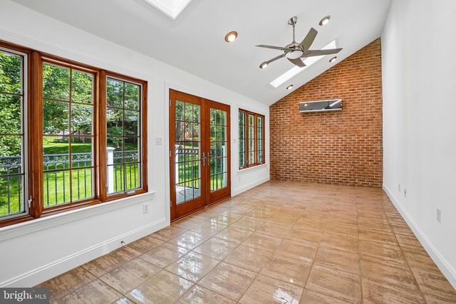 9705 HOLLOWAY HILL, Potomac, MD 20854