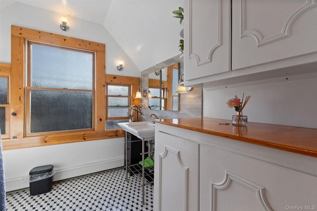 406 S Lexington Avenue, White Plains, NY 10606