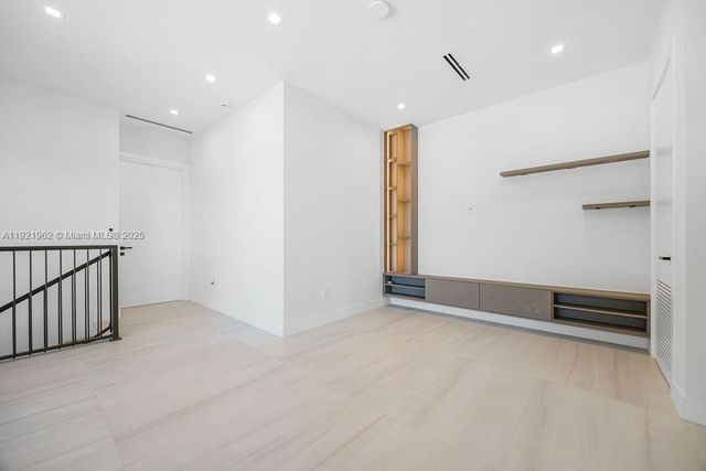 1222 NE 13th ave, Fort Lauderdale, FL 33304