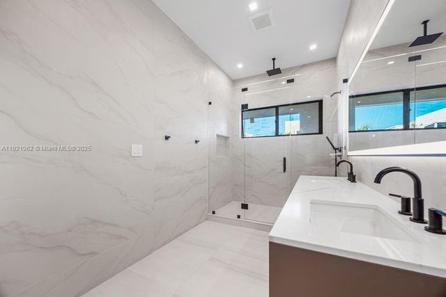 1222 NE 13th ave, Fort Lauderdale, FL 33304