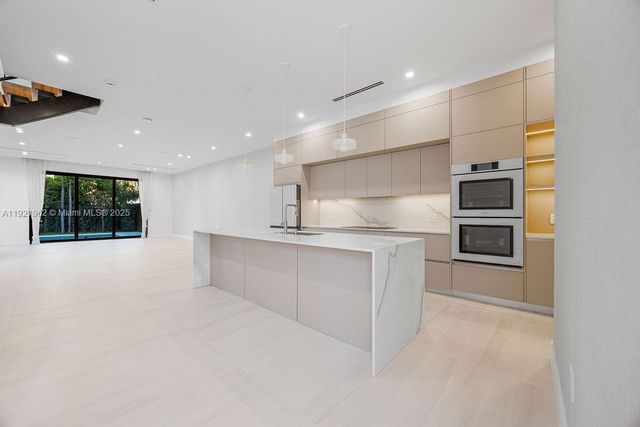 1222 NE 13th ave, Fort Lauderdale, FL 33304