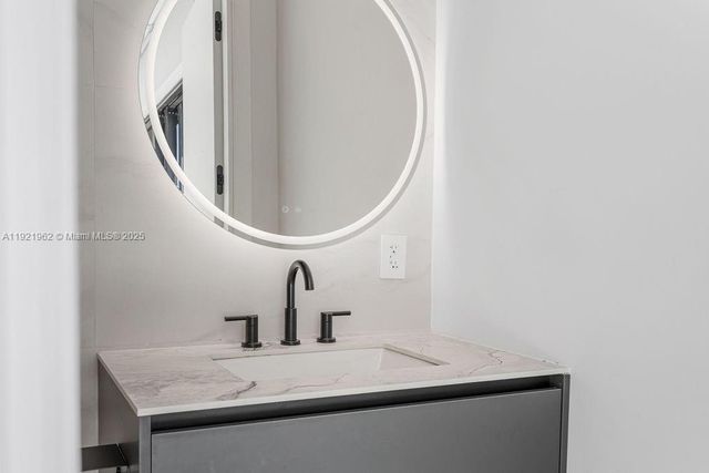 1222 NE 13th ave, Fort Lauderdale, FL 33304