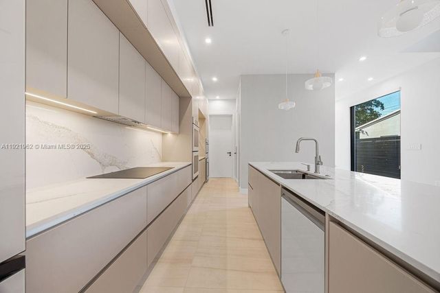 1222 NE 13th ave, Fort Lauderdale, FL 33304