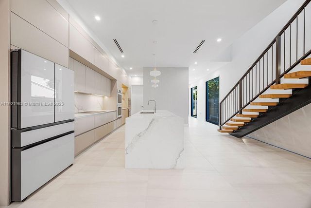 1222 NE 13th ave, Fort Lauderdale, FL 33304