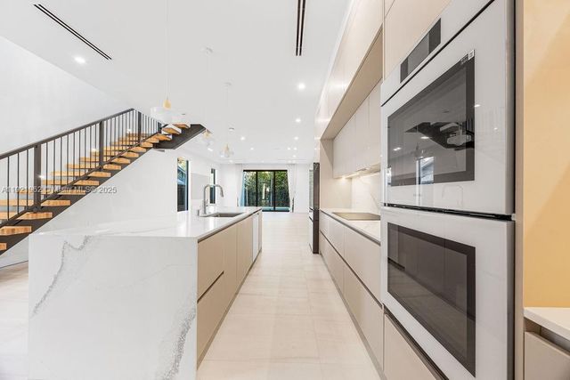 1222 NE 13th ave, Fort Lauderdale, FL 33304