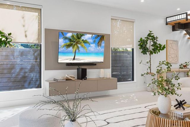 1222 NE 13th ave, Fort Lauderdale, FL 33304