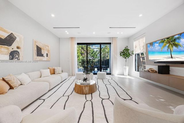 1222 NE 13th ave, Fort Lauderdale, FL 33304