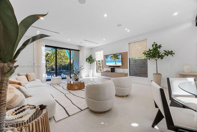 1222 NE 13th ave, Fort Lauderdale, FL 33304