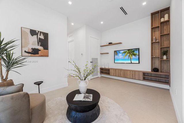 1222 NE 13th ave, Fort Lauderdale, FL 33304