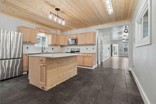 817 W Hanover Street, Marshall City, MI 49068