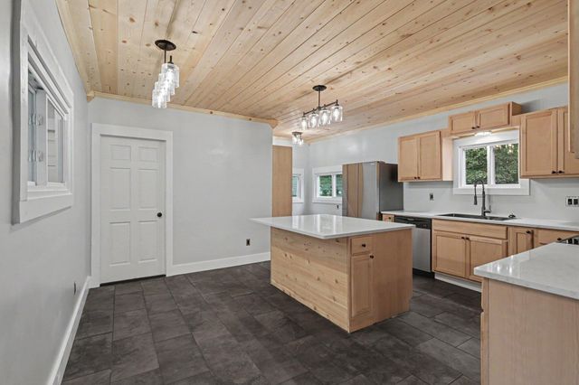 817 W Hanover Street, Marshall City, MI 49068