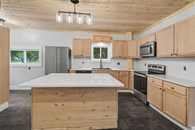 817 W Hanover Street, Marshall City, MI 49068