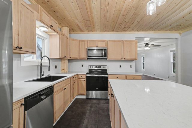 817 W Hanover Street, Marshall City, MI 49068