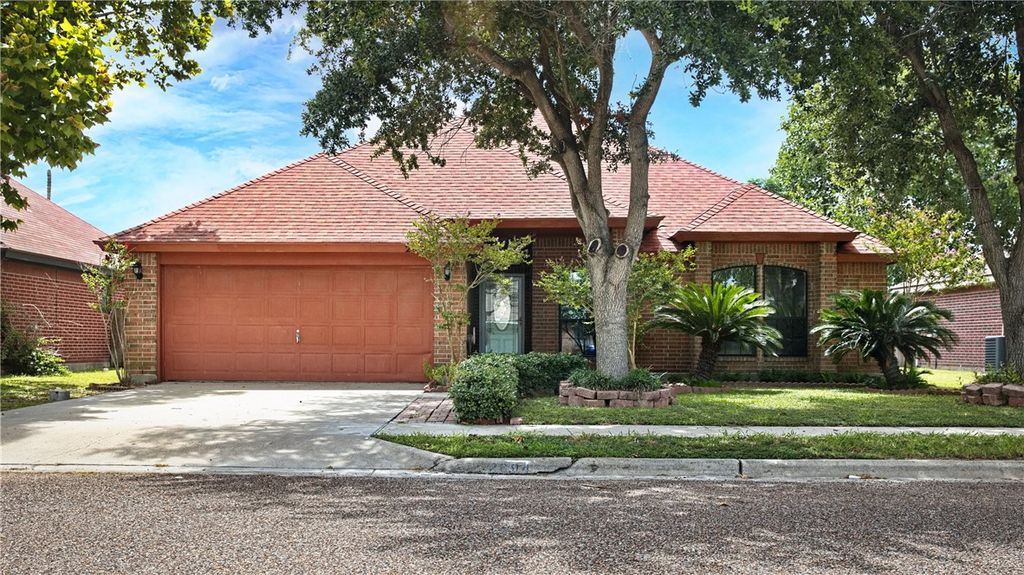 2094 Sweetbay Dr, Ingleside, TX 78362
