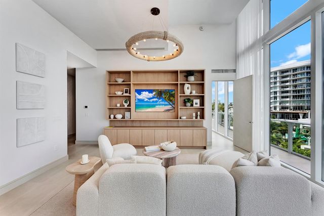 2321 SE 17th Street 401, Fort Lauderdale, FL 33316