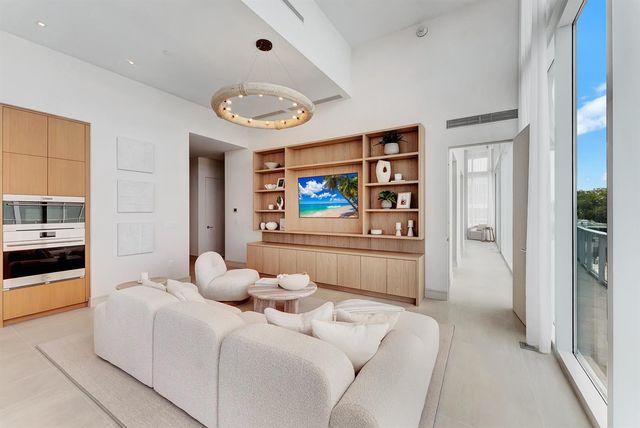 2321 SE 17th Street 401, Fort Lauderdale, FL 33316