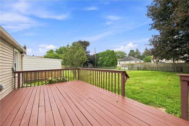 1061 Whitlock Road, Irondequoit, NY 14609