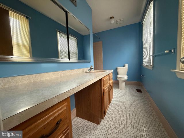 79 EDINBURGH RD, Blackwood, NJ 08012