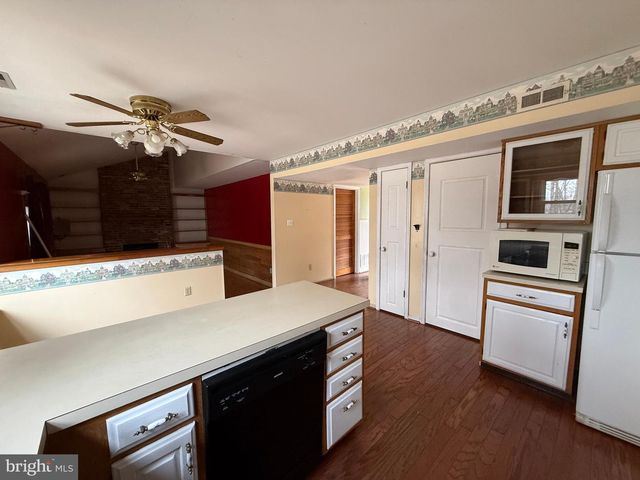 79 EDINBURGH RD, Blackwood, NJ 08012