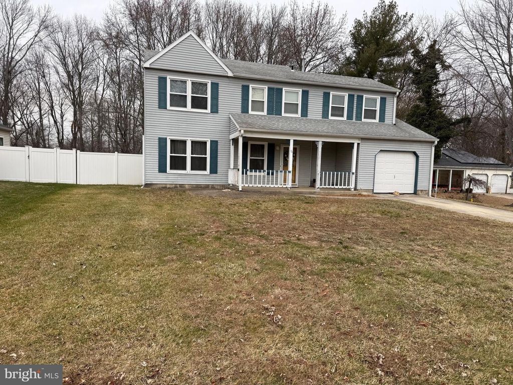 79 EDINBURGH RD, Blackwood, NJ 08012