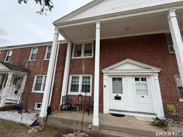 18 Bridge Street APT 2C, Naugatuck, CT 06770