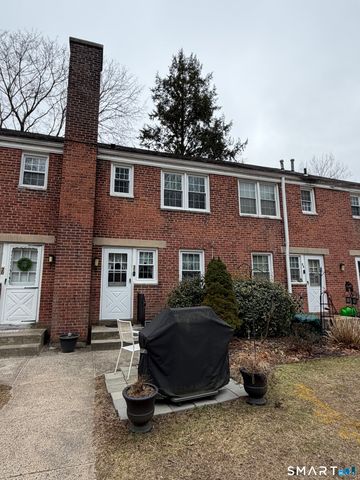 18 Bridge Street APT 2C, Naugatuck, CT 06770