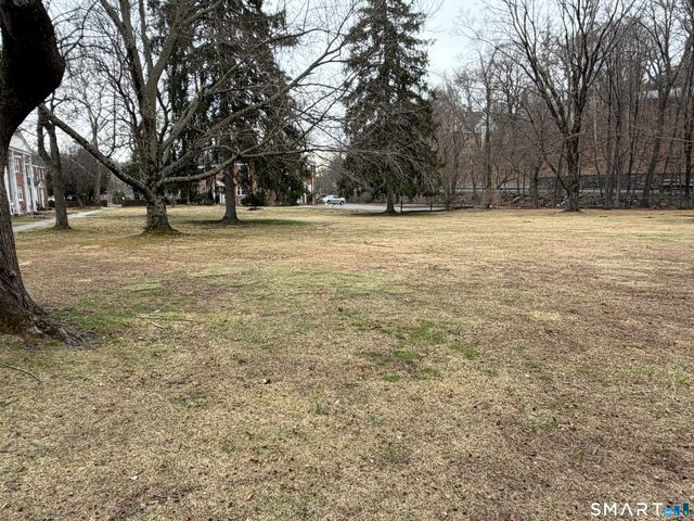 18 Bridge Street APT 2C, Naugatuck, CT 06770