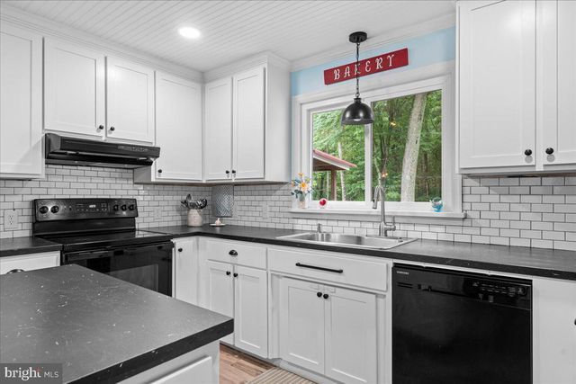 2237 MOUNTAIN VIEW RD, Stafford, VA 22556