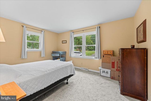 2237 MOUNTAIN VIEW RD, Stafford, VA 22556