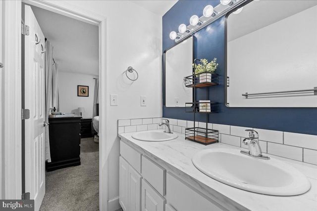 2237 MOUNTAIN VIEW RD, Stafford, VA 22556
